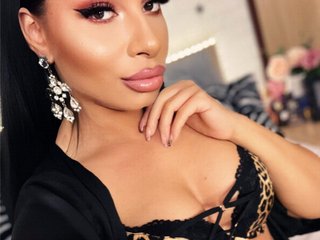 Have live sex on Bongacams and masturbate with AvaNoire on webcam