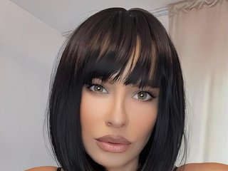 Have live sex on Bongacams and masturbate with luvely-emma on webcam