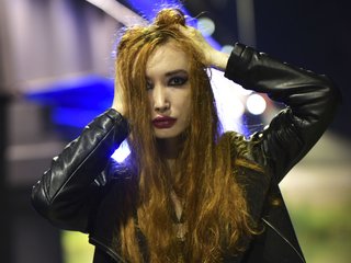 Have live sex on Bongacams and masturbate with Natali-Sweet on webcam