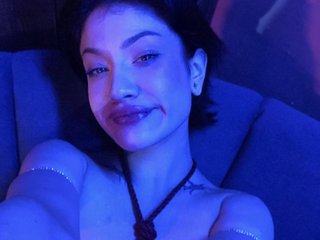 Have live sex on Bongacams and masturbate with PussyP21 on webcam