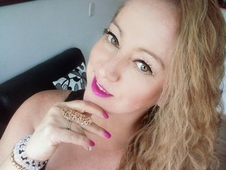 Have live sex on Bongacams and masturbate with sweetsalo on webcam