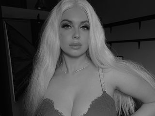 Have live sex on Bongacams and masturbate with OnlyKhalessi on webcam
